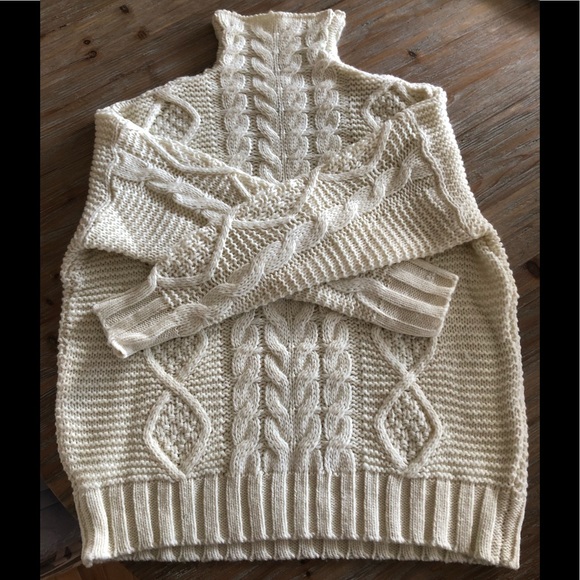 Sweaters - ❗️Last One🌷Cream Cable Knit Sweater